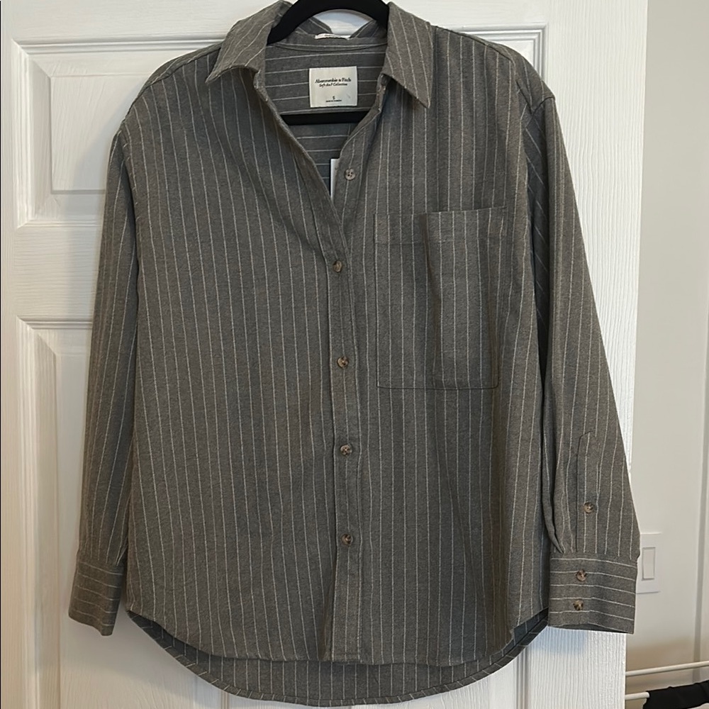 Light Gray Casual Button Down Shirt with Vertical Stripes and Long Sleeves